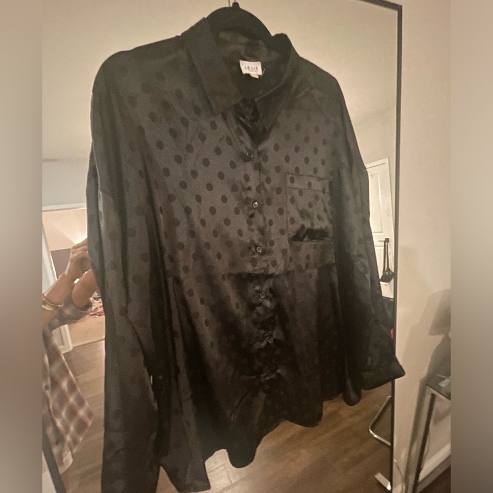 Le Lis black polka dot button up blouse size Large